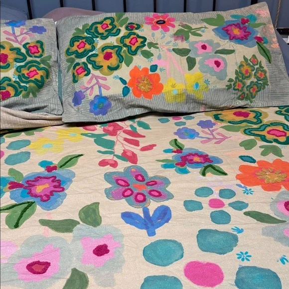 NATURAL LIFE Colorful Floral Quilt with Pink Accents - Picture 5 of 5